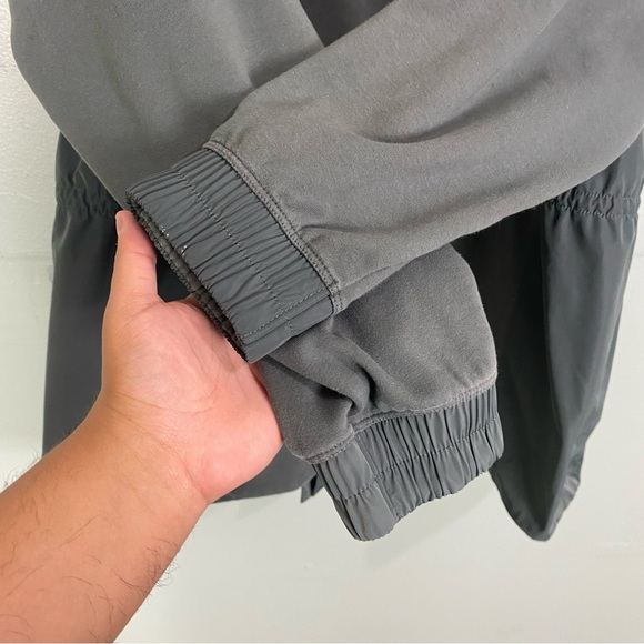 Athleta Triumph Hybrid Crewneck Sweatshirt Sz L 532515 - Picture 3 of 7